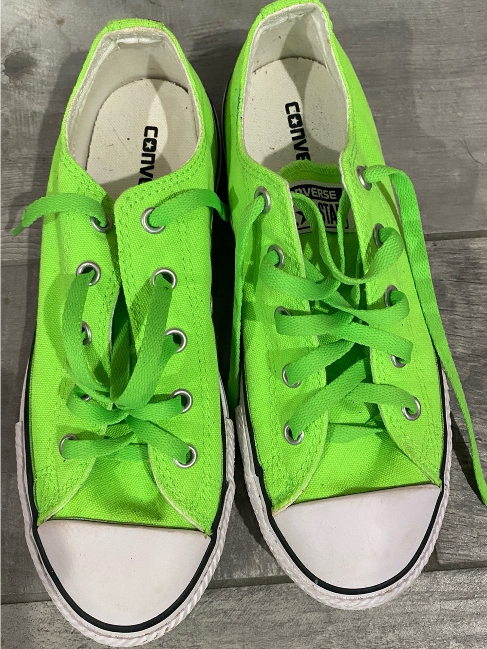 Converse Kids Lime Green Low Top Sneakers size 3 Youth